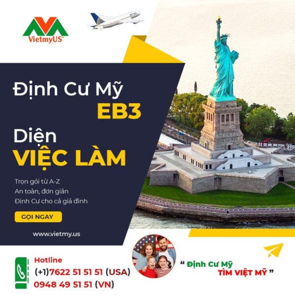 Một cặp vợ chồng và con cái hạnh phúc trước lá cờ Mỹ, minh họa cho gia đình định cư Mỹ theo diện EB3 thành công.