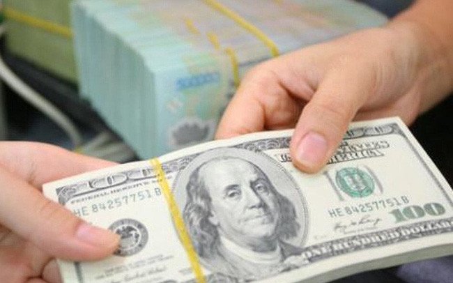 Giá Trị Thực của 4000 Đô La Mỹ Bằng Bao Nhiêu Tiền Việt Nam và Cảnh Giác Tiền Giả Người dân cần báo ngay cơ quan công an khi phát hiện dấu hiệu đổi đô la giả