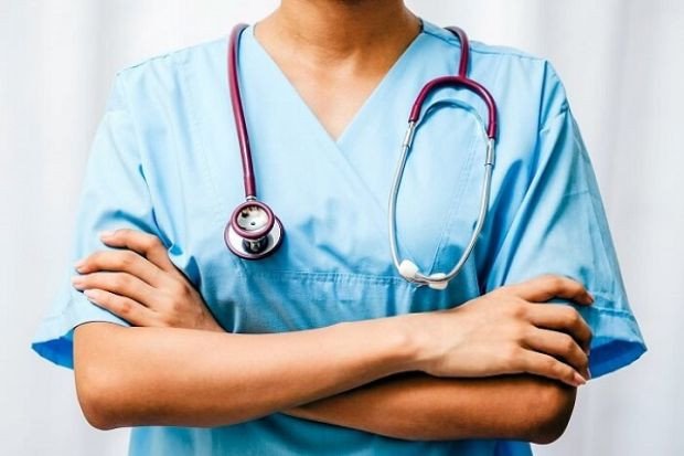 Nhân viên y tế tại Ý đang làm việc, minh họa cho hệ thống chăm sóc sức khỏe chất lượng cao cho người định cư