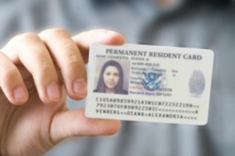 Thẻ xanh Canada là gì và lợi ích khi định cư Canada
