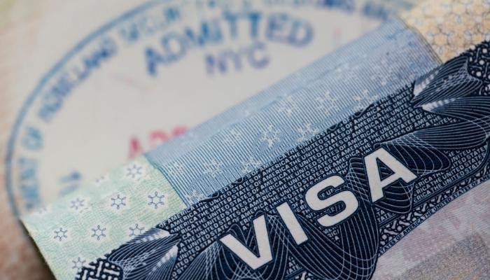 Visa định cư là giấy phép quan trọng cho hành trình nhập cư