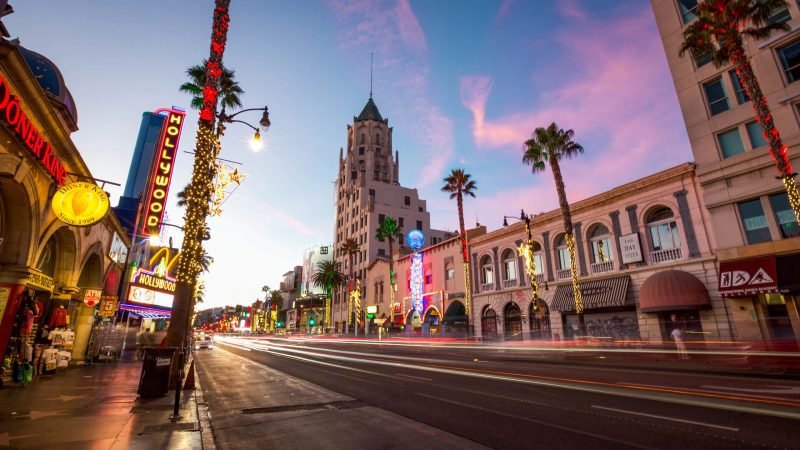 Biểu hiện cơ thể mệt mỏi do jet lag khi chuyển đổi múi giờ California