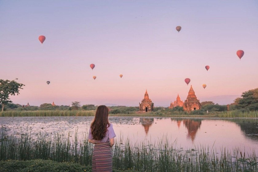 Khung cảnh huyền ảo tại Bagan, Myanmar, nơi thu hút du khách sau chuyến bay từ Việt Nam, giúp hiểu thêm về myanmar cách việt nam mấy tiếng di chuyển.