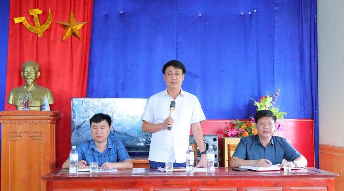 Người dân đóng góp ý kiến để xây dựng khu tái định cư Hưng Thịnh