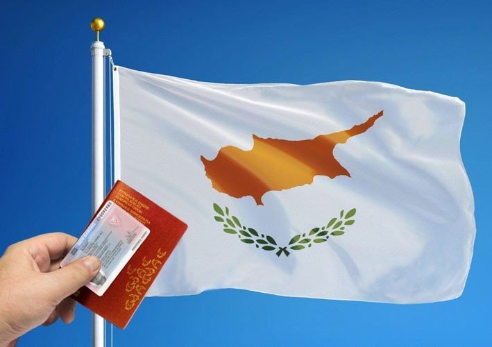 Nhà đầu tư thảo luận về các lựa chọn bất động sản tại Síp