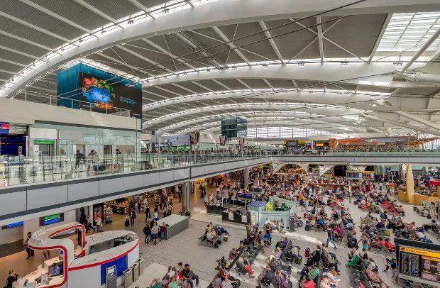 Sân bay London Heathrow, cửa ngõ chính khi di chuyển giữa Anh và Việt Nam.