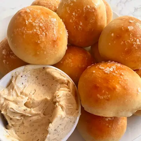 Bánh Bột Mì Nhân Đậu Đỏ: Điều Cần Biết Khi Mang Theo Du Lịch Quốc Tế