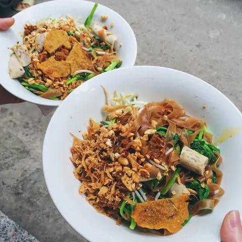 10. Hằng – Bánh Đa Cua Trộn
