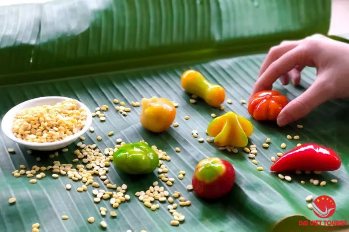 Bánh Đậu Xanh Trái Cây Huế – Vẻ Đẹp Của Ẩm Thực Cung Đình