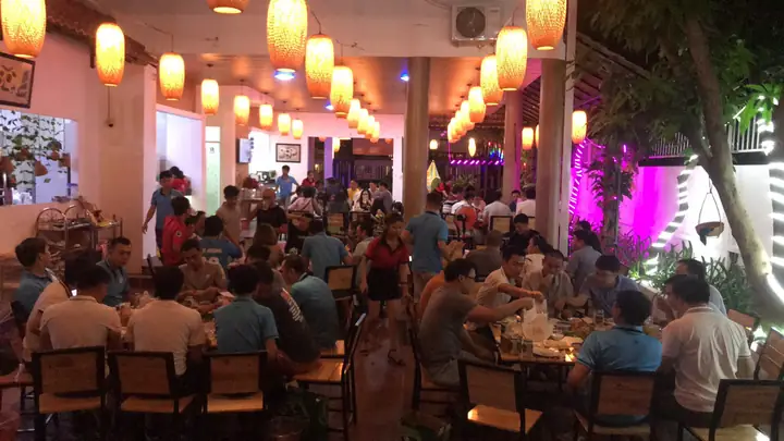(nlđo) - Đến Với Nhà Hàng Bánh Tráng Cuốn Thịt Heo 2 Đầu Da Con Lợn Béo Ở Phố Biển Nha Trang (tỉnh Khánh Hòa), Thực Khách Sẽ Cảm Nhận Một Phong Vị Lạ "thịt Heo Ngon Hơn Cả... Thịt Lợn" (nlđo) - Đến Với Nhà Hàng Bánh Tráng Cuốn Thịt Heo 2 Đầu Da Con Lợn Béo Ở Phố Biển Nha Trang (tỉnh Khánh Hòa), Thực Khách Sẽ Cảm Nhận Một Phong Vị Lạ "thịt Heo Ngon Hơn Cả... Thịt Lợn"
