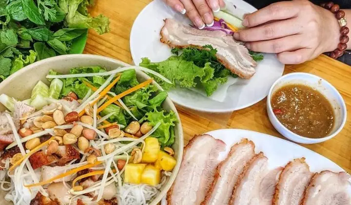 Giới Thiệu Đặc Sản Bánh Tráng Cuốn Thịt Heo Đà Nẵng