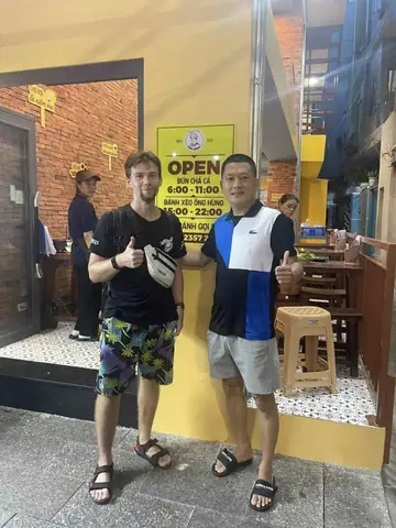 Bánh Xèo Tôm Nhảy Ông Hùng