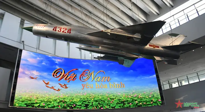 Bảo Tàng Lịch Sử Quân Sự Việt Nam: Thời Gian Mở Cửa, Giá Vé Tham Quan, Các Trường Hợp Được Miễn Phí, Giảm Phí- Ảnh 9. Bảo Tàng Lịch Sử Quân Sự Việt Nam: Thời Gian Mở Cửa, Giá Vé Tham Quan, Các Trường Hợp Được Miễn Phí, Giảm Phí- Ảnh 9.