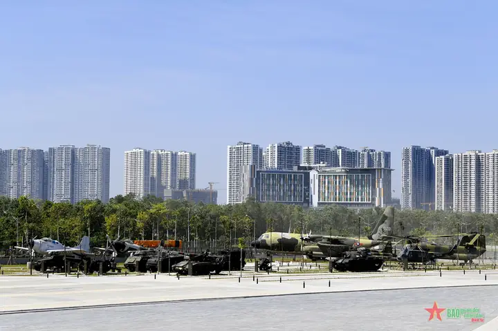 Bảo Tàng Lịch Sử Quân Sự Việt Nam: Thời Gian Mở Cửa, Giá Vé Tham Quan, Các Trường Hợp Được Miễn Phí, Giảm Phí- Ảnh 5. Bảo Tàng Lịch Sử Quân Sự Việt Nam: Thời Gian Mở Cửa, Giá Vé Tham Quan, Các Trường Hợp Được Miễn Phí, Giảm Phí- Ảnh 5.