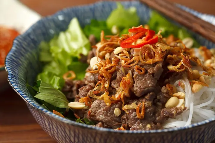 Bún Bò Nam Bộ Lạc Trung