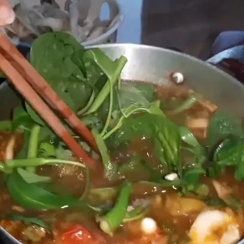 Thích Nghi Ẩm Thực Quốc Tế: Vượt Qua Nỗi Nhớ Các Món Lẩu Ngon Ở Huế