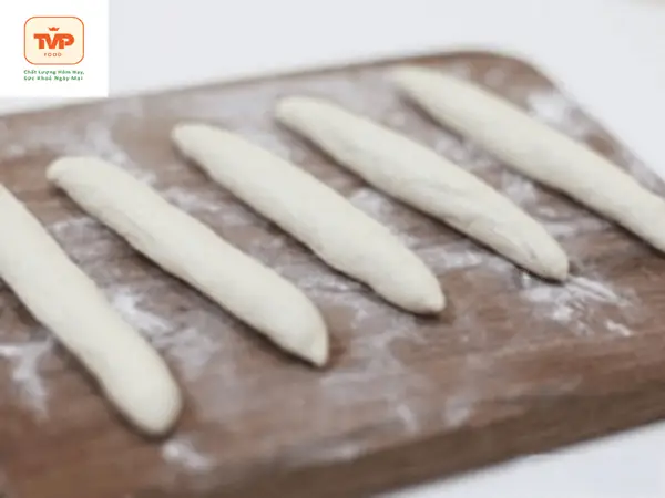 Bước 5: Tạo Hình Bánh Mì Que Bước 5: Tạo Hình Bánh Mì Que