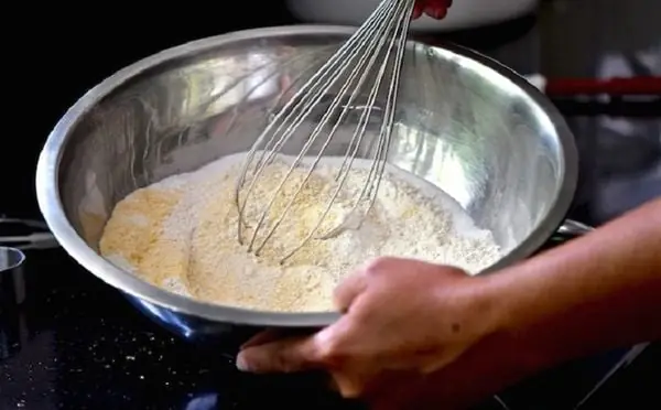 Bước 2: Trộn Bột Bước 2: Trộn Bột