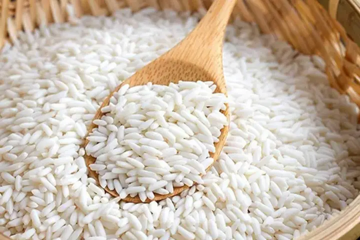 Hướng dẫn chi tiết cách nấu xôi trắng cốt dừa thơm ngon, dẻo béo chuẩn vị Chuẩn Bị Nguyên Liệu Nấu Xôi Nước Cốt Dừa