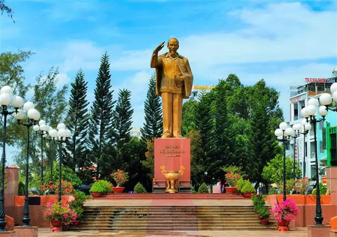 Cần Thơ Có Bến Ninh Kiều Dưới Chân Tượng Bác: Hướng Dẫn Du Lịch Chi Tiết Người Chọn Vị Trí Đặt Tượng Đài Bác Hồ Trên Bến Ninh Kiều Ảnh 2