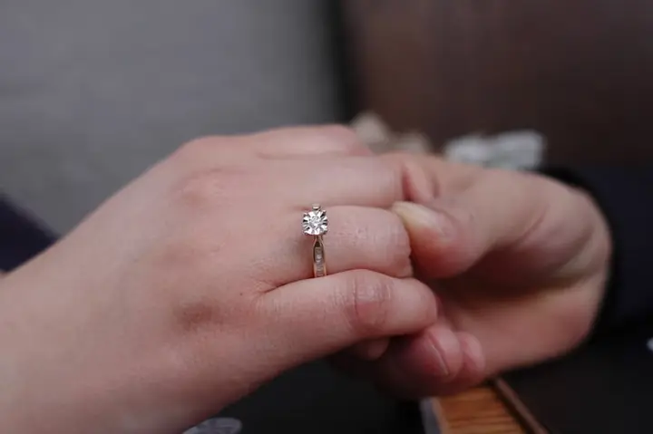 Nên Cầu Hôn Trước Hay Sau Đám Hỏi? Giải Đáp Chi Tiết Được Sự Tác Thành Của Bố Mẹ Hai Bên
