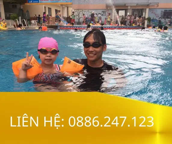 Câu Lạc Bộ Lan Anh Cách Mạng Tháng 8