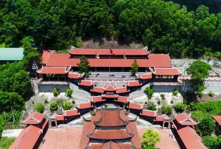 Các Điểm Tham Quan Gần Cầu Các Điểm Tham Quan Gần Cầu