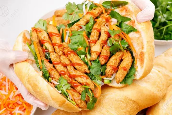 Bánh Mì Chả Cá Má Hải – Hương Vị Từ Đại Dương Bánh Mì Chả Cá Má Hải – Hương Vị Từ Đại Dương