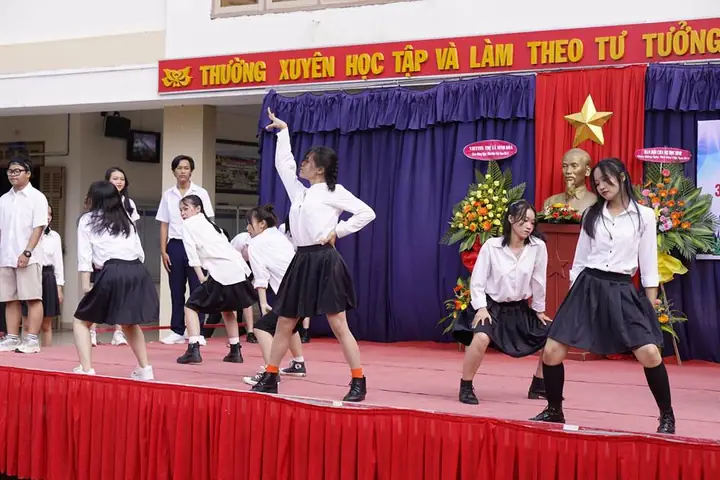 Chao Mung Ngay Nha Giao Viet Nam Chao Mung Ngay Nha Giao Viet Nam