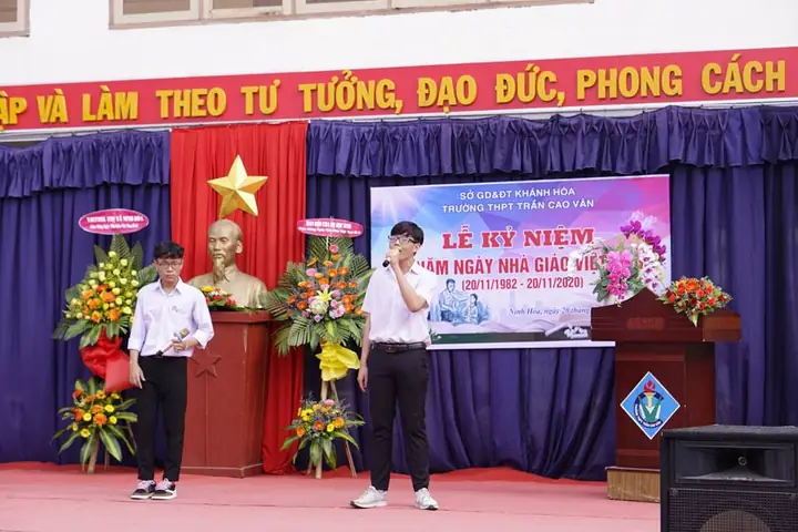 Chao Mung Ngay Nha Giao Viet Nam