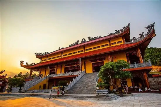 Chùa Ba Vàng Đi Đường Nào Từ Hà Nội? Cách Di Chuyển Tới Ba Vàng Bạn Cần Biết