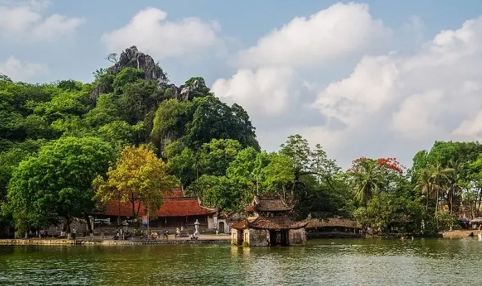 Giới Thiệu Chung Về Chùa Thầy Giới Thiệu Chung Về Chùa Thầy