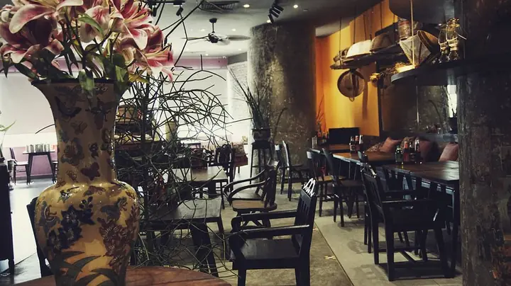 Cơm Tấm Mộc Hồ Chí Minh: Đặc Sản Không Thể Bỏ Lỡ Khi Du Lịch
