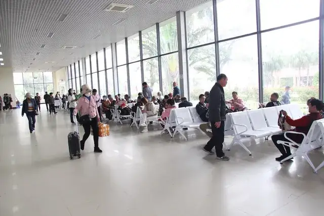 Cửa khẩu Móng Cái Có Gì Đặc Biệt? Hướng Dẫn Du Lịch & Khám Phá Cơ Sở Hạ Tầng Hiện Đại Của Cửa Khẩu Móng Cái Đông Hưng