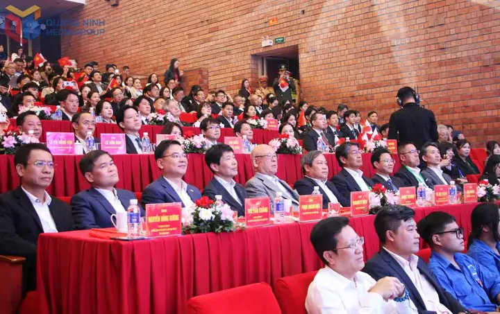 Cung Văn Hóa Việt Nhật Quảng Ninh