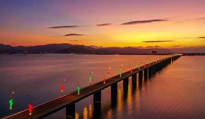 Cầu Thị Nại Có Ý Nghĩa Lớn Về Mặt Kinh Tế - Xã Hội Với Địa Phương. Ảnh: Internet Cầu Thị Nại Có Ý Nghĩa Lớn Về Mặt Kinh Tế - Xã Hội Với Địa Phương. Ảnh: Internet
