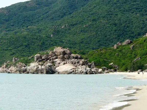 Những Điểm Đến Không Thể Bỏ Qua Khi Du Lịch Đảo Bình Hưng