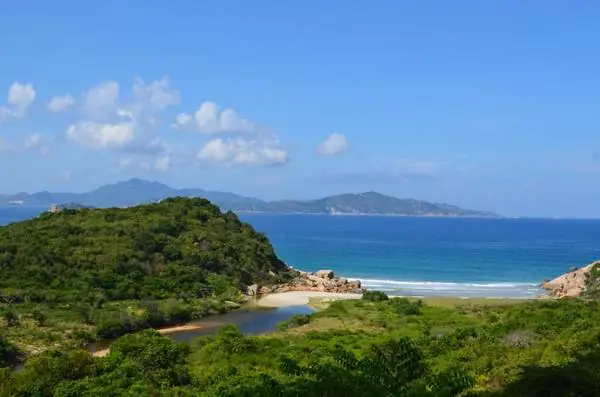Những Điểm Đến Không Thể Bỏ Qua Khi Du Lịch Đảo Bình Hưng