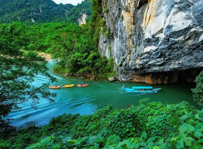 Gợi Ý Địa Điểm Không Nên Bỏ Lỡ Khi Du Lịch Quảng Bình