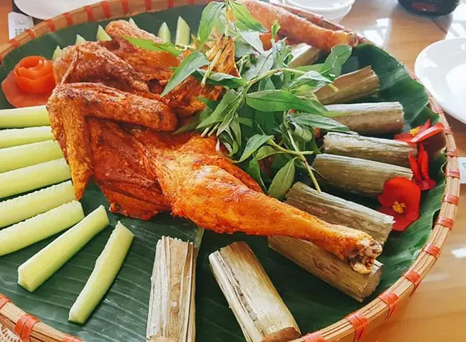 Gà Nướng Cơm Lam Tây Nguyên Gà Nướng Cơm Lam Tây Nguyên