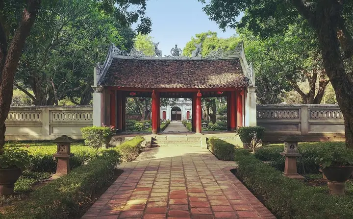 Hiệu Trưởng Đầu Tiên Của Quốc Tử Giám