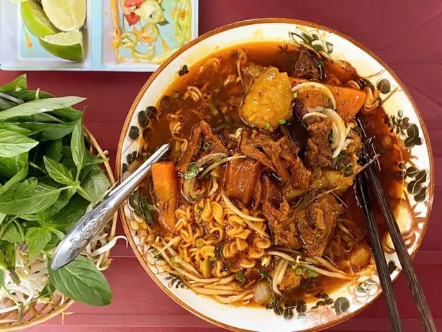 Bò Kho Dì Út Ấn Độ: Sự Hòa Quyện Độc Đáo Giữa Văn Hóa Ẩm Thực