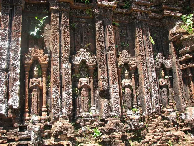 Các Hình Trang Trí Trên Tháp Thánh Địa Mỹ Sơn