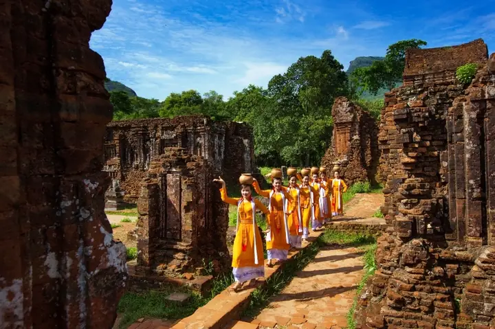 Ảnh Vũ Điệu Người Chăm Tại Thánh Địa Mỹ Sơn