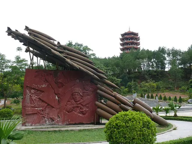 Bom Ở Ngã Ba Đồng Lộc