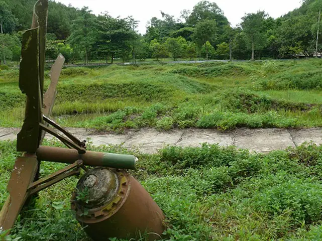 Bom Ở Ngã Ba Đồng Lộc