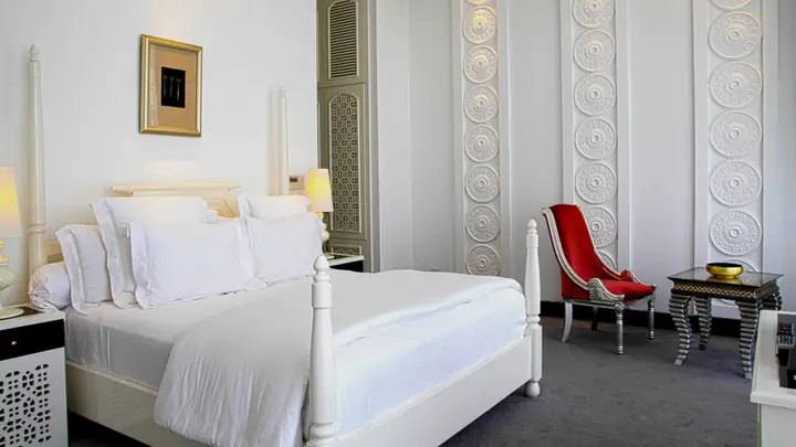Trọn Gói 2n1đ Nghỉ Dưỡng Ở Khách Sạn Chloe Gallery Sài Gòn + Xe Đưa Đón + Liệu Trình Spa Chỉ 1.900.000đ/khách