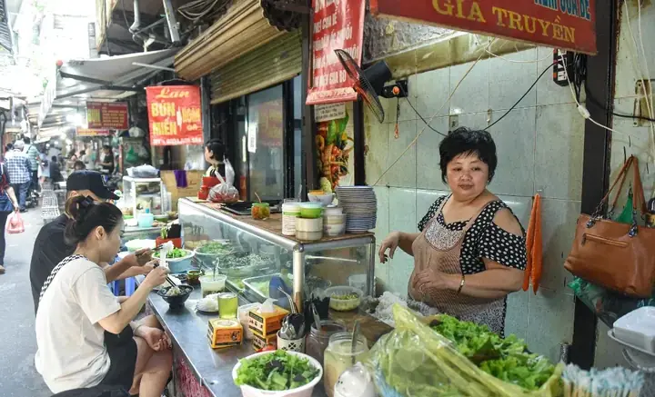 Thư Giãn Tại Các Quán Cà Phê Trứng Cổ Điển