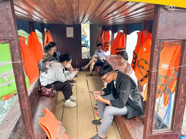 Tiềm Ẩn Nguy Cơ Xảy Ra Sự Cố Trên Lòng Hồ Thủy Lợi Tiềm Ẩn Nguy Cơ Xảy Ra Sự Cố Trên Lòng Hồ Thủy Lợi