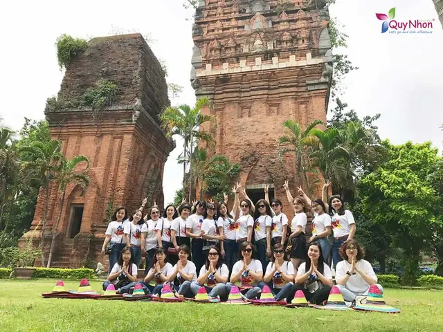 Kinh nghiệm du lịch Quy Nhơn 5 ngày 4 đêm: Khám phá trọn vẹn Ngày 1: Dạo Quanh Thành Phố
